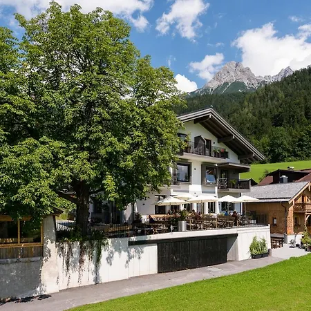 Gasthof Hubertus Saalfelden Exterior photo