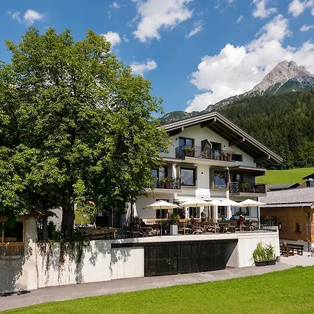 Gasthof Hubertus Saalfelden Exterior photo